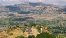shivneri fort pune sightseeing cab